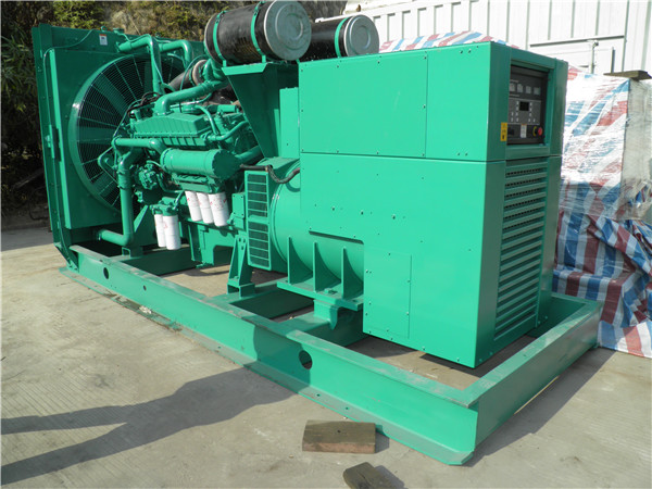 东兰出租发电机 发电机组厂家：柴油发电机组的控制屏的作用是什么？