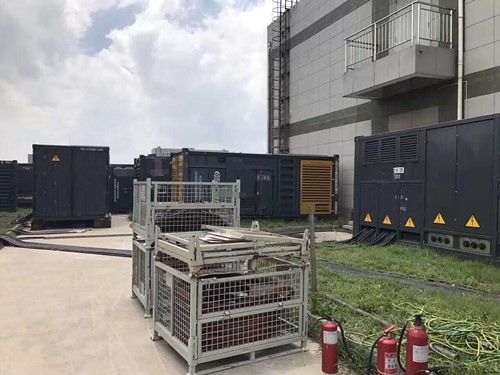 东兰除了定期检查，还有哪些方法可以及时发现接触式转速表探头的磨损？