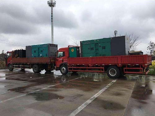 东兰涂抹密封胶后,需要等待多长时间才能安装水冷式机油散热器密封件?